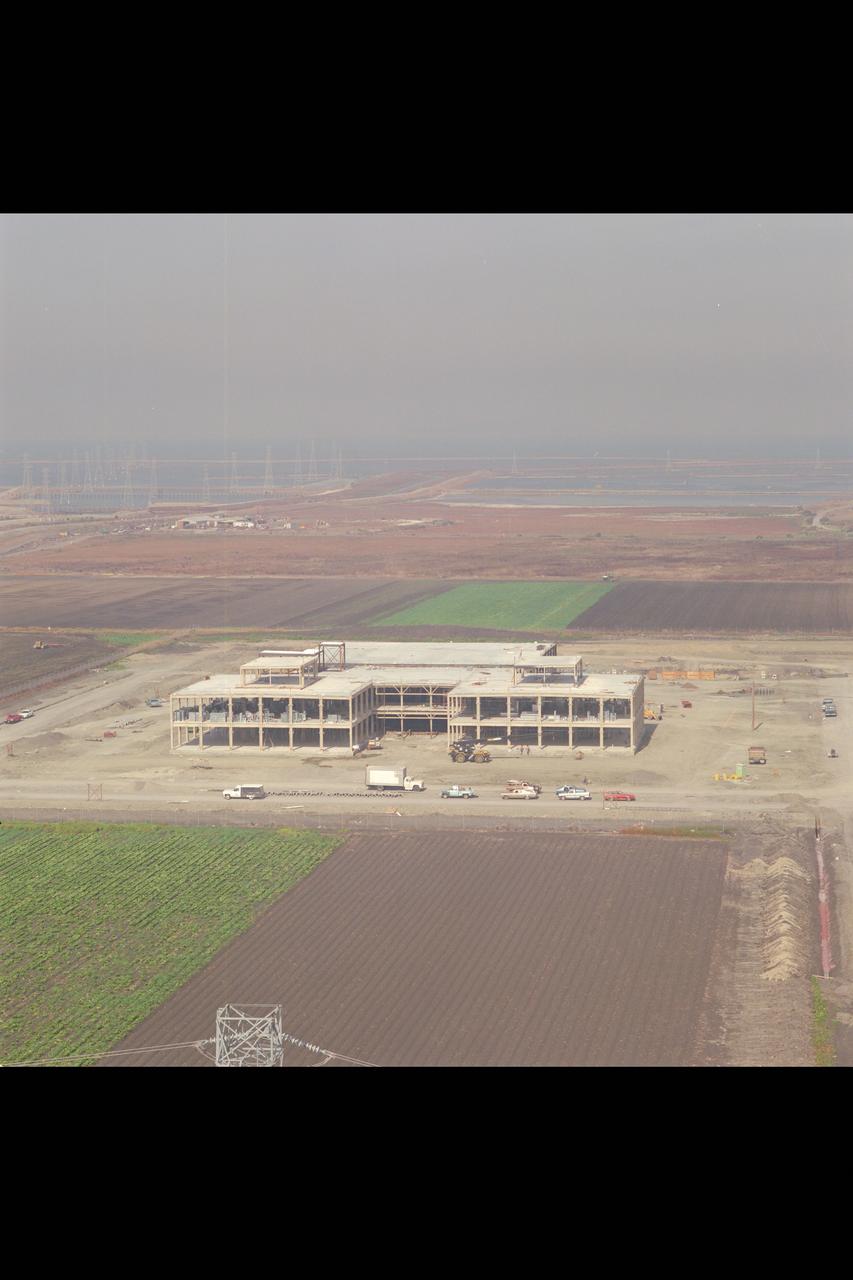 N-258 NAS (Numerical Aerodynamic Simulation) Facility, Aerials of construction site, framing