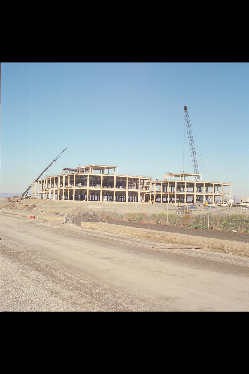 N-258 NAS (Numerical Aerodynamic Simulation) Facility, Aerials of construction site, framing