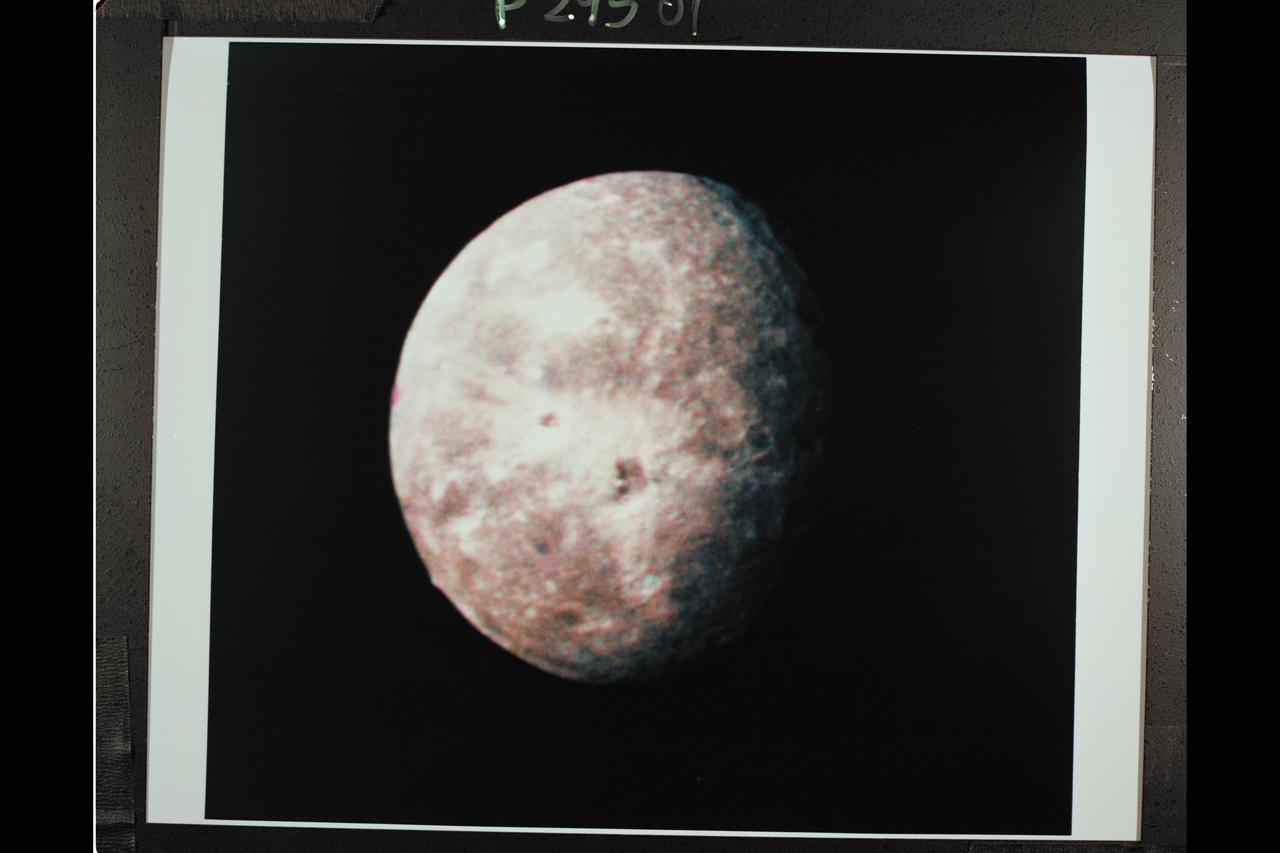 P29501C Moon from Voyager 2 Uranus flyby