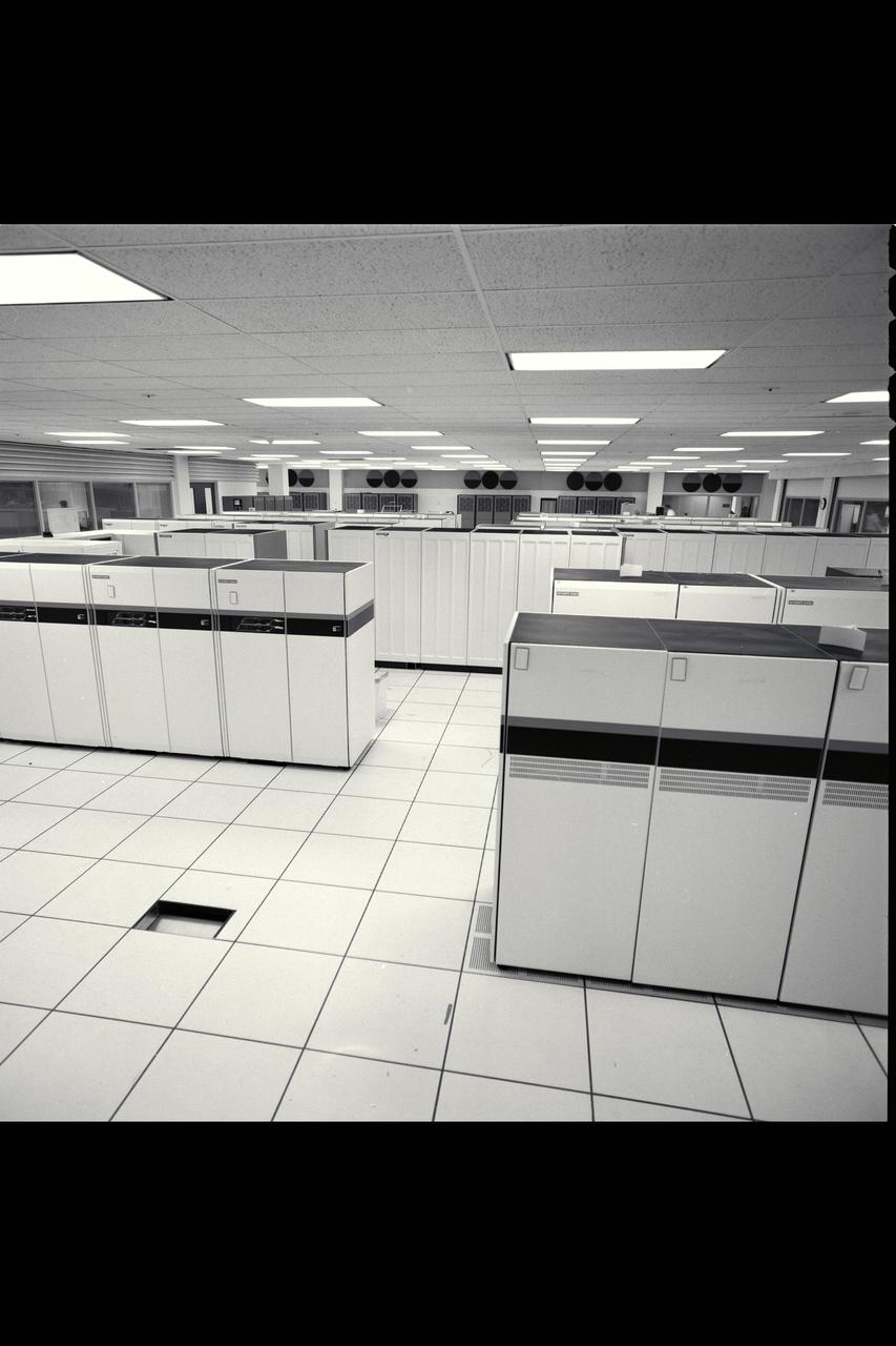 N-258 NAS Facility computer room (construction)