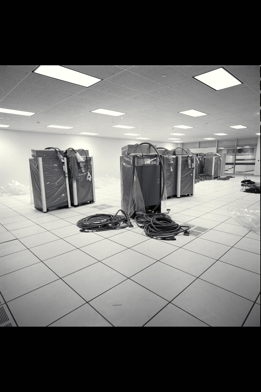 N-258 NAS Facility computer room (construction)