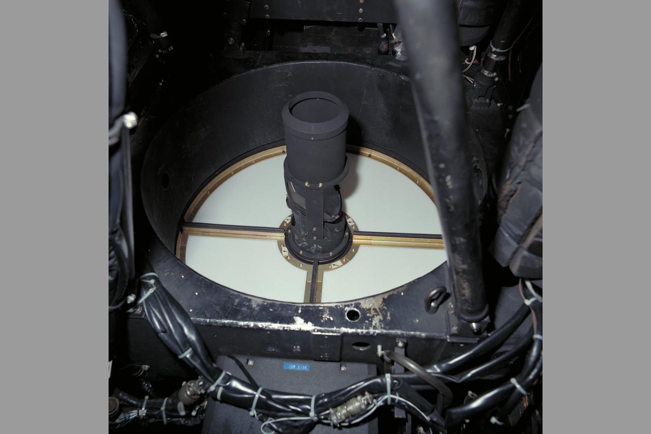 C-141 KAO NASA-714 University of Hawaii Seven-Chan photometer mounted on telescope of the airborne observatory