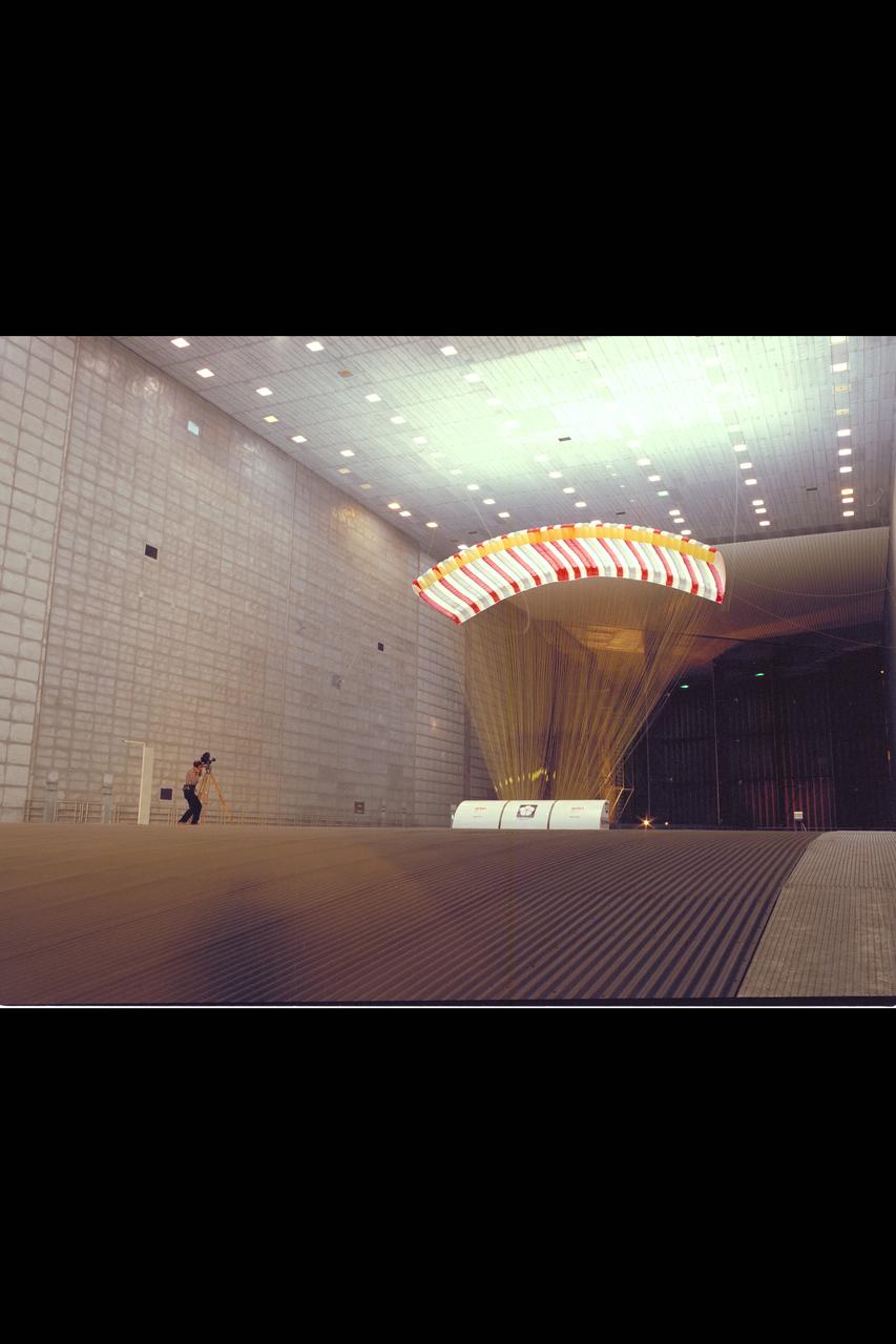 Advanced Recovery Systems Parafoil test 80x120ft w.t. test-004