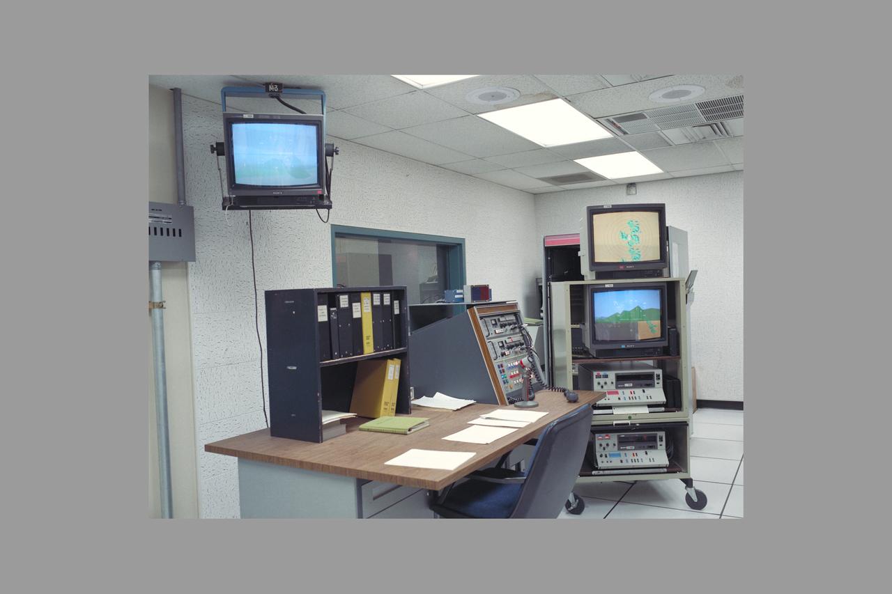 VMS I-Cab:  MV-22 Simulation.  control room
