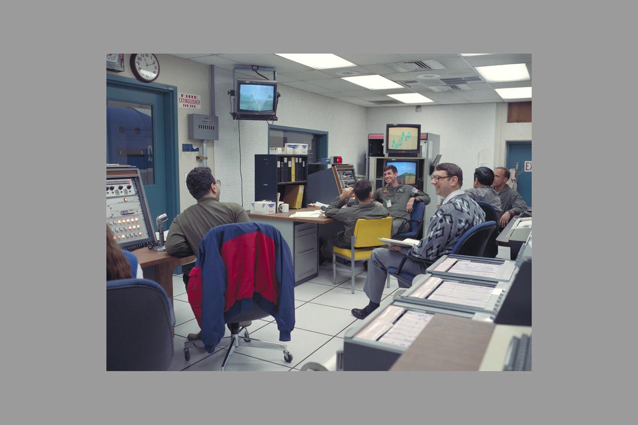 VMS I-Cab:  MV-22 Simulation. with Bill Decker in control room