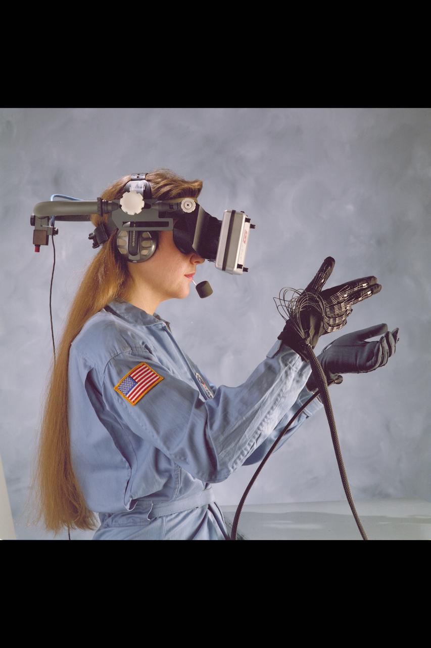Virtual Environment Reality workstation technology (helmet & gloves)
