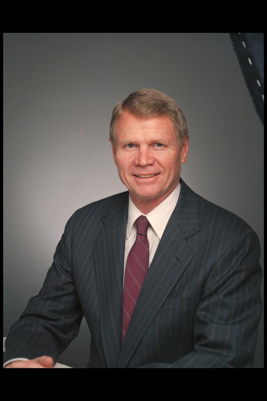 Portrait of Dr Dale Compton, Director of Ames Research Center 1989 - 1994