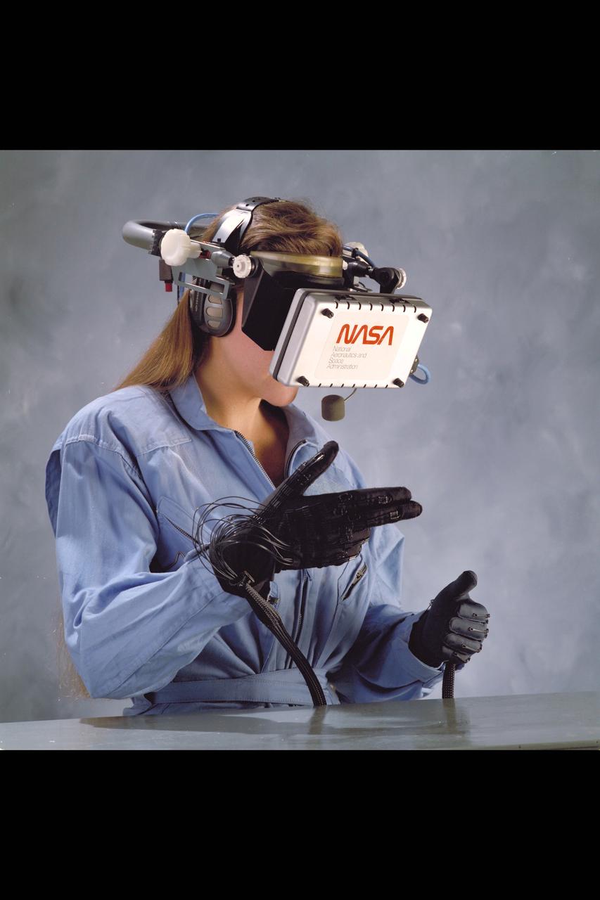 Virtual Environment Reality workstation technology (helmet & gloves)