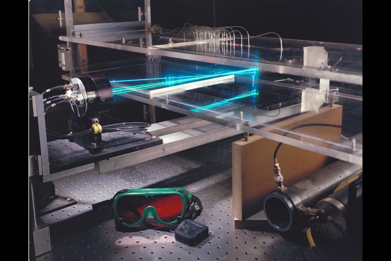 N-231 Low Speed Wind Tunnel Laser Doppler Velocemeter and Helium Neon Laser