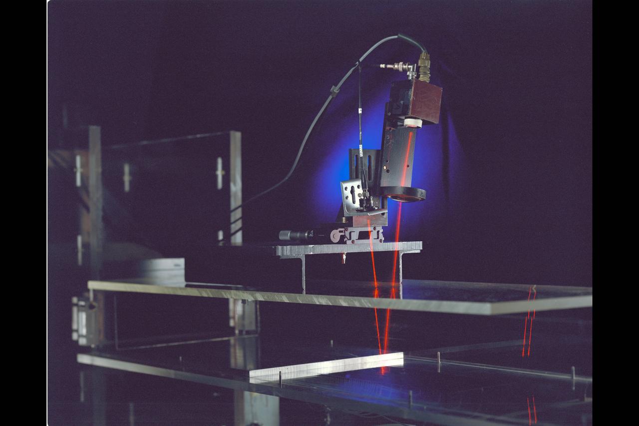 N-231 Low Speed Wind Tunnel Laser Doppler Velocemeter and Helium Neon Laser