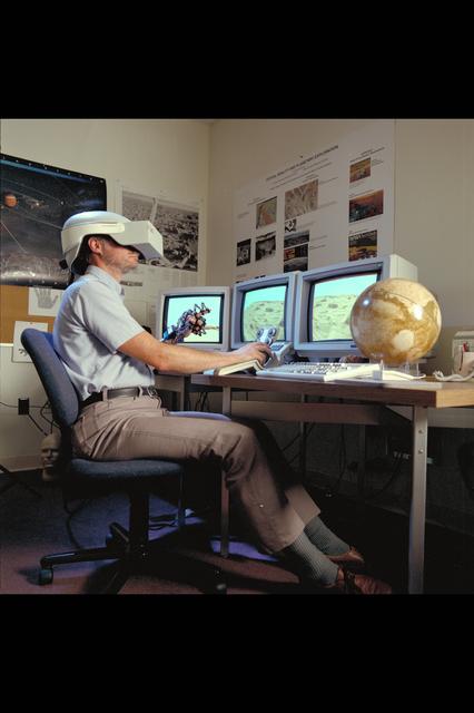 NASA image: ARC-1992-AC94-0326-14