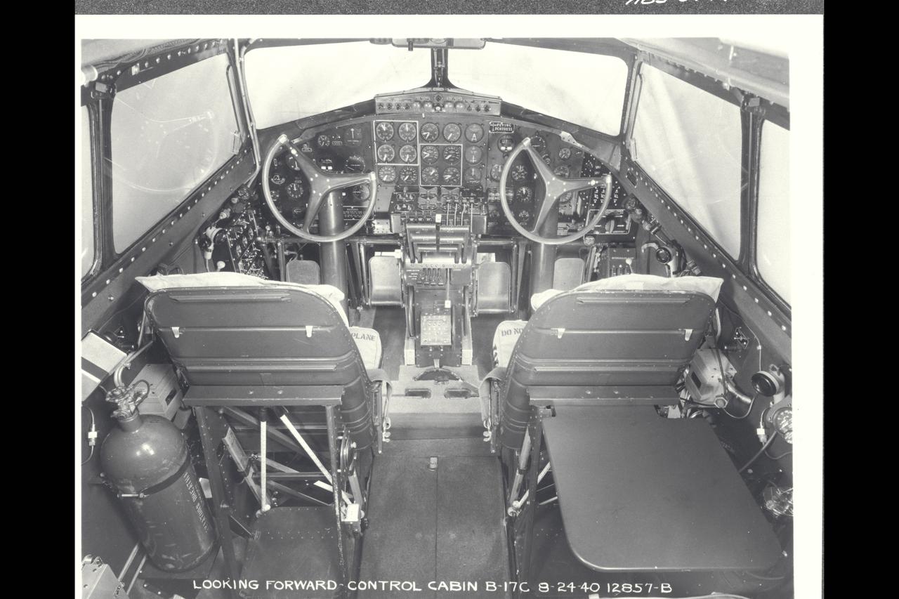 Boeing 17C Control Cabin