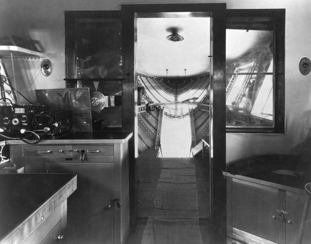 NASA image: ARC-1993-A83-0499-27