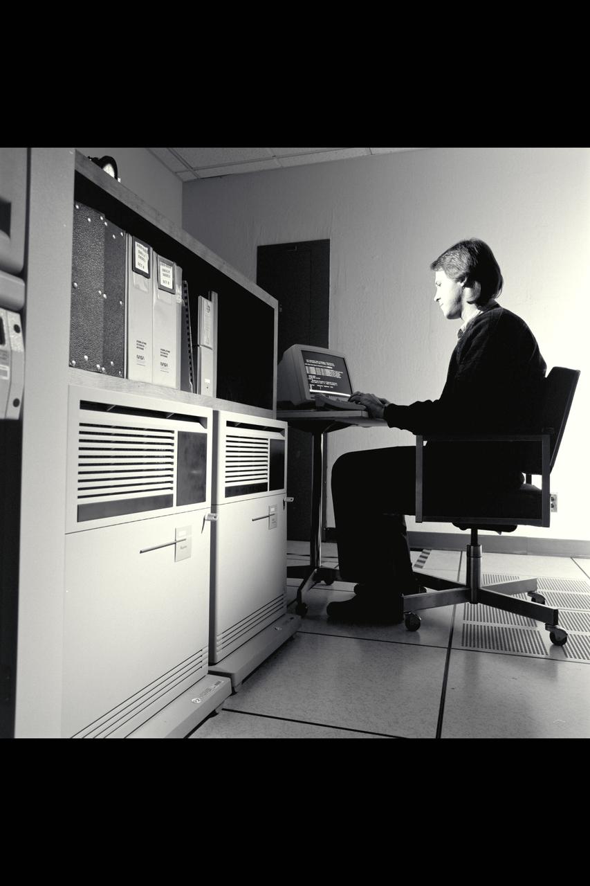 VAX-6000 Computer for VMS graphic creation with Fred Kull