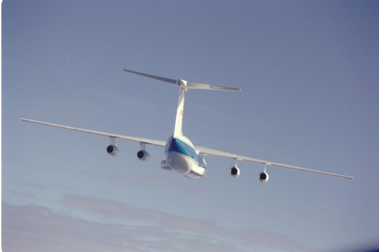 C-141 (NASA-714) in flight
