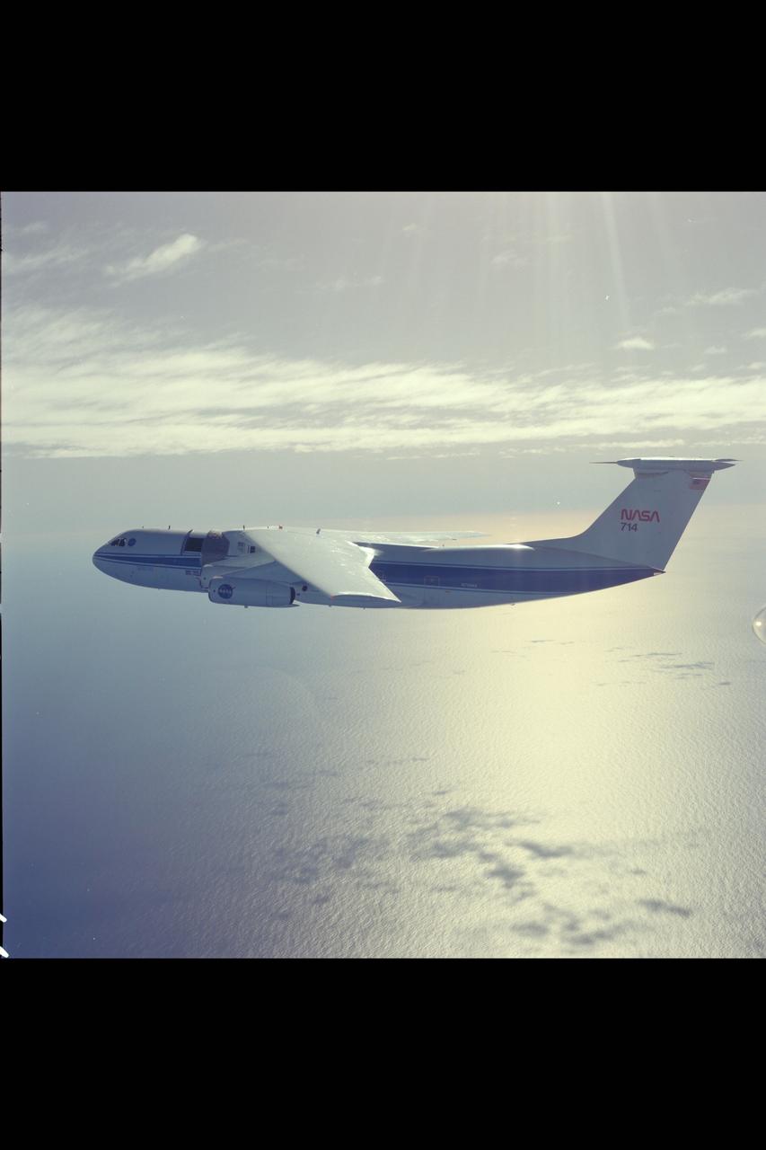 C-141 (NASA-714) in flight
