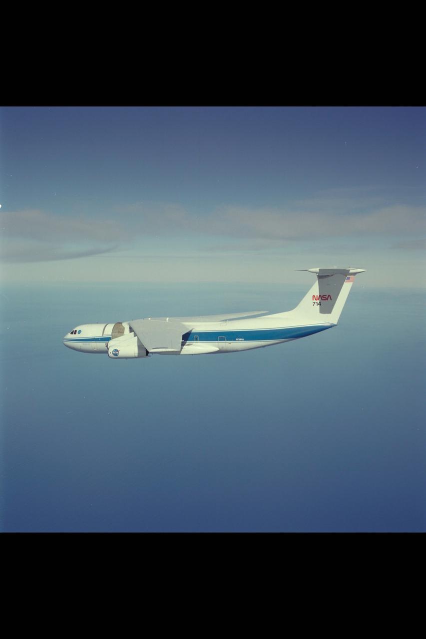 C-141 (NASA-714) in flight