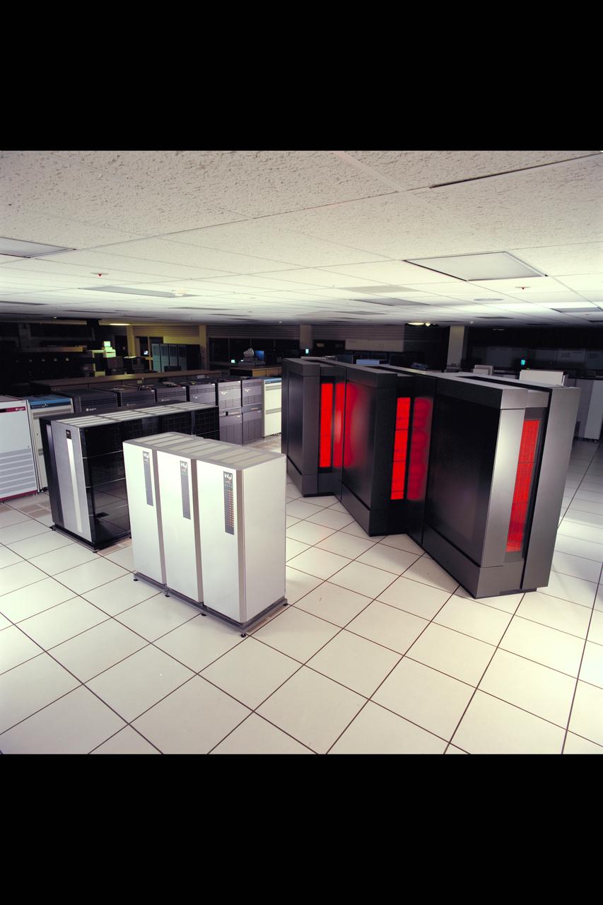 N-258 NAS COMPUTER ROOM SHOWING PARRALLEL PROCESSORS, INTEL PARGON, THINKING MACHINE (CM-5), & CRAY C-90