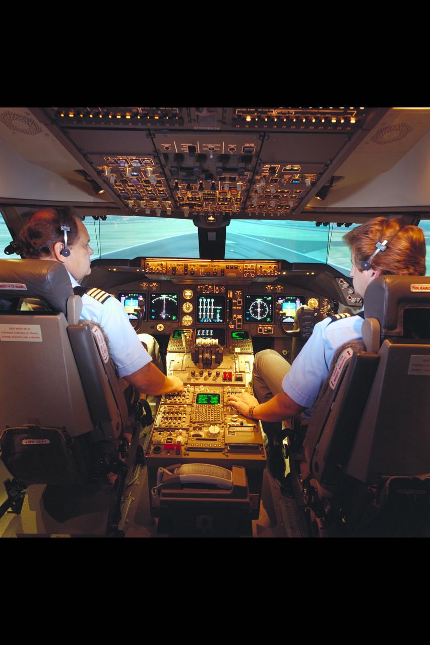 N-257 CVSRF Boeing 747-400 simulator cockpit  with B Sullivan and R Shiner
