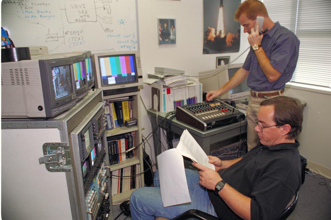 Life from other Worlds' with McNair Middle School TROV robot explores under Antarctic ice - image of down link set up