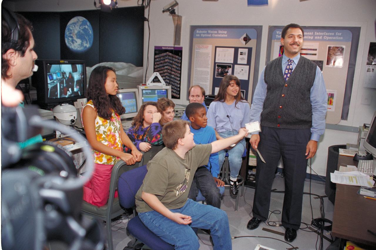 'Life from other Worlds' with McNair Middle School TROV robot explores under Antarctic ice - Donald James speaks to on site & virtual students