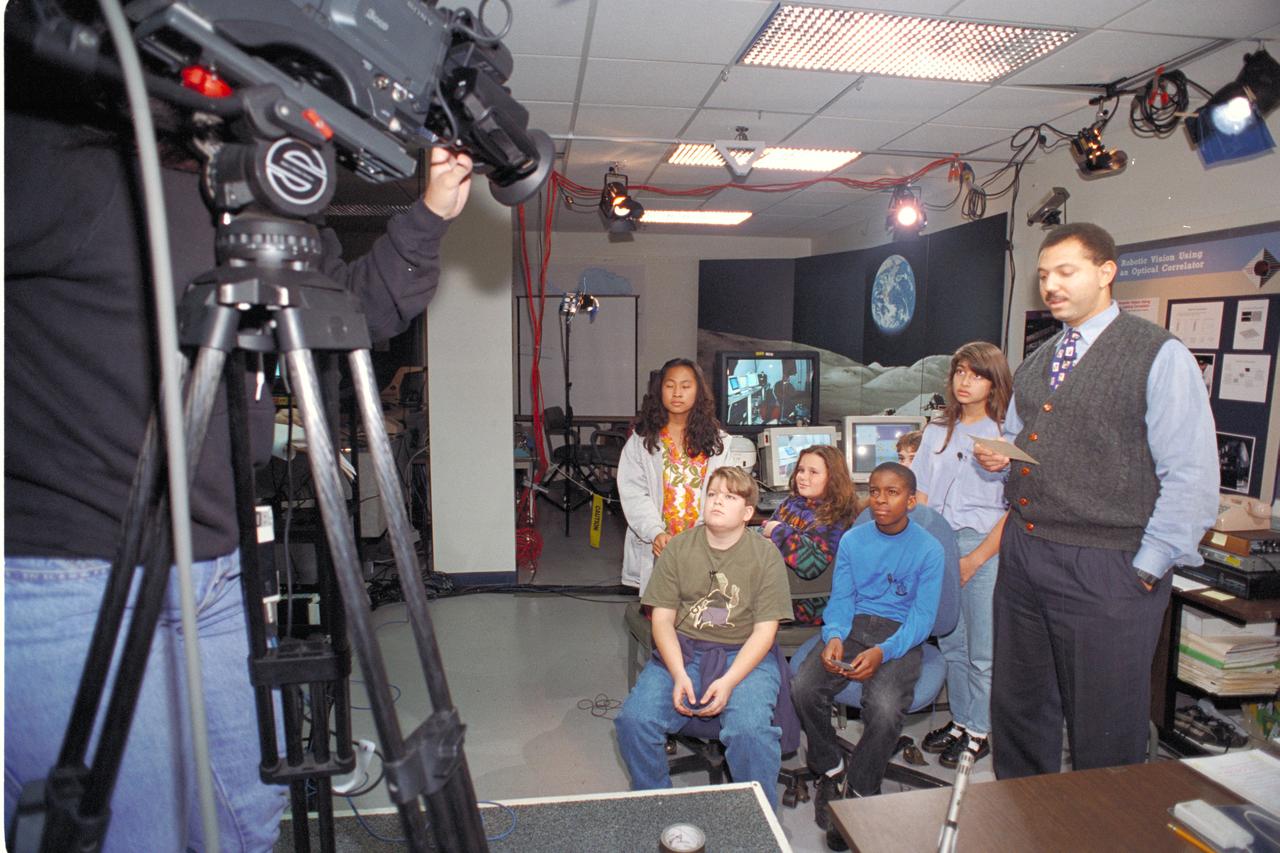 'Life from other Worlds' with McNair Middle School TROV robot explores under Antarctic ice - Donald James speaks to virtual students