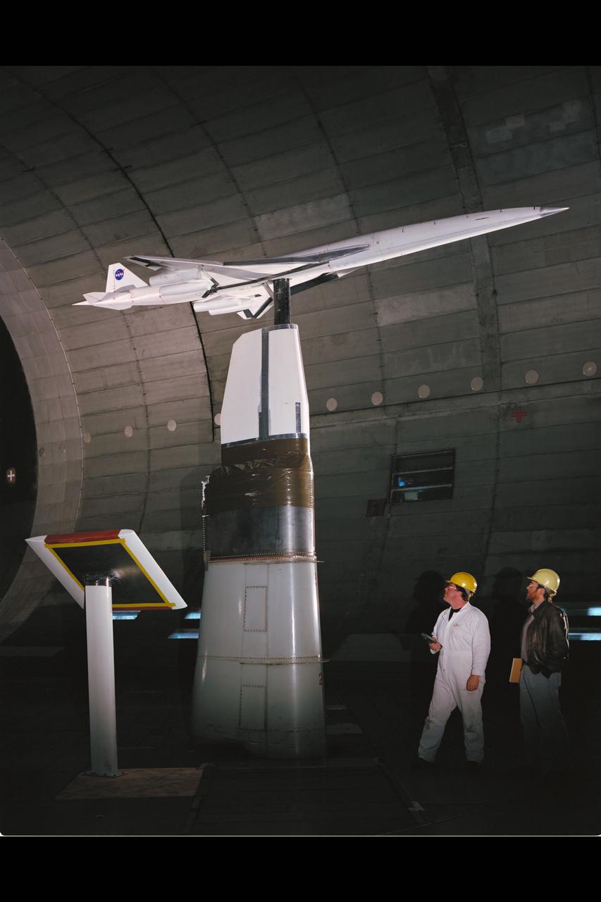 HSCT (High Speed Civil Transport) Ref-H Model test-594 in 40x80ft w.t. with Jim Ross & Boeing Engineer