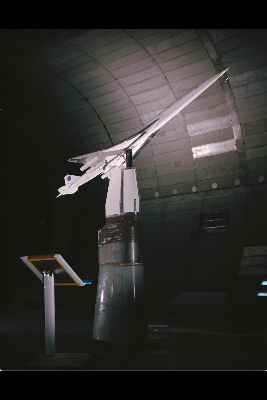 HSCT (High Speed Civil Transport) Ref-H Model test-594 in 40x80ft w.t.