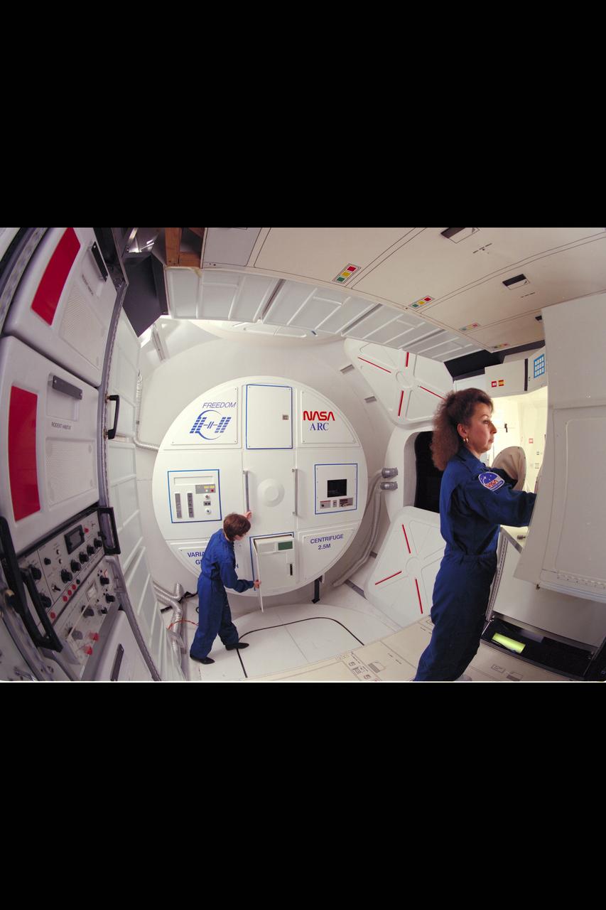 CENTRIFUGE FACILITY MOCKUP WITH TONI ORTEGA AND LISA HUNTER