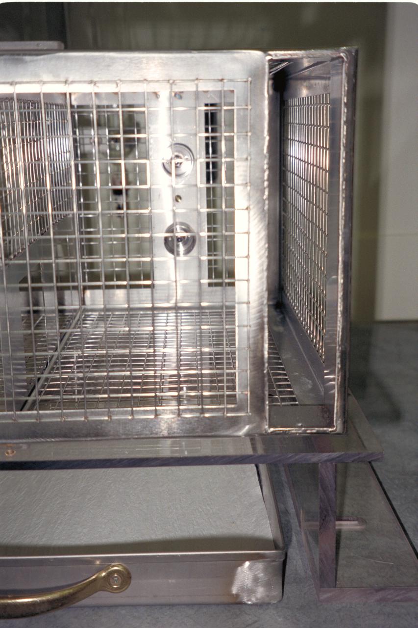 N-213 Advanced Animal Habitat (AAH)