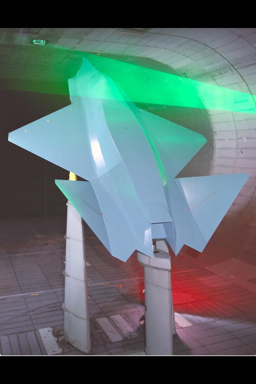 55% SHARC model in 40x80ft w.t. test-597 with laser sheet