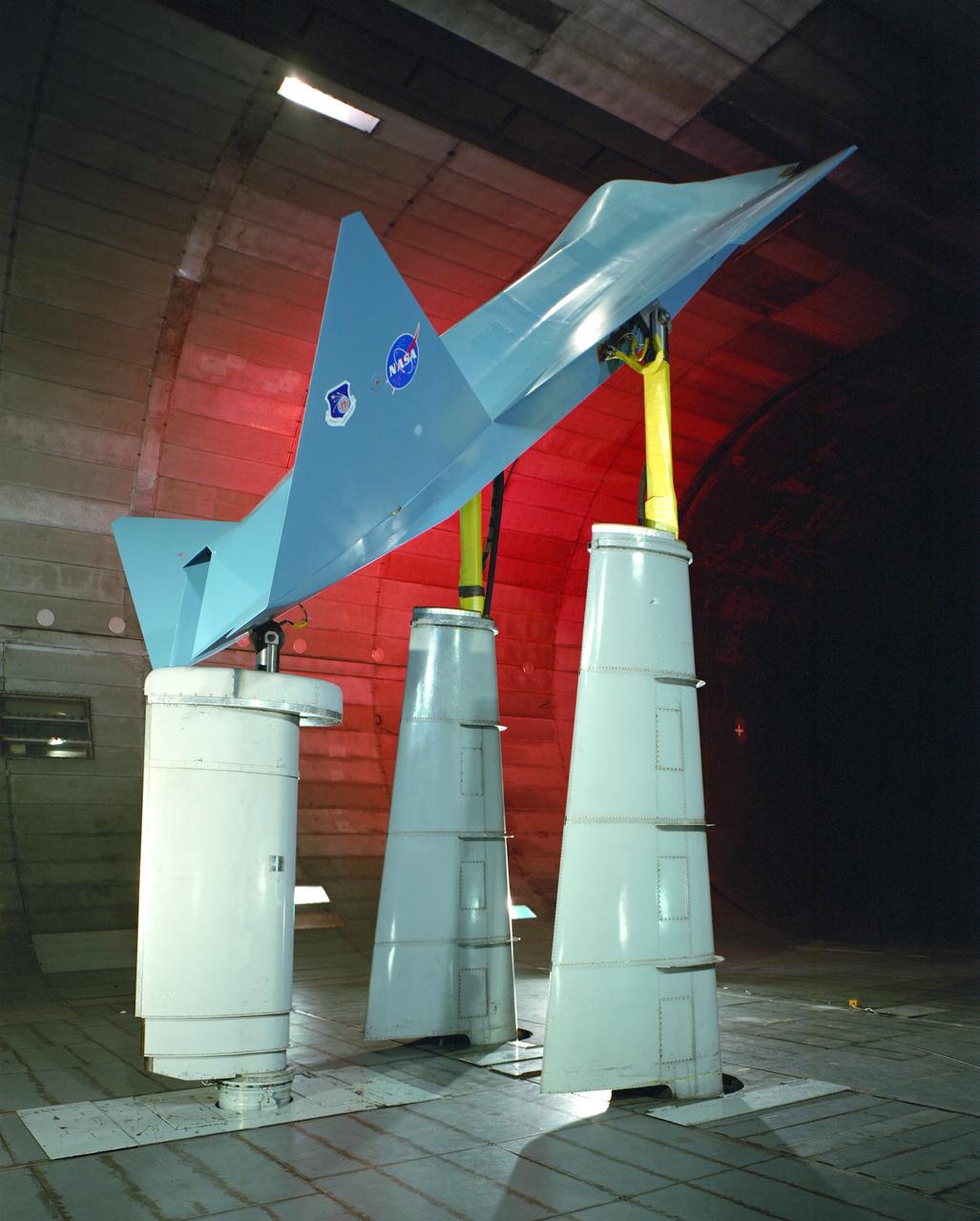 55% SHARC model in 40x80ft w.t. test-597 with laser sheet