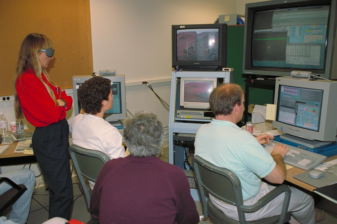 Marsokhod Virtual Control Room with Butler Hines and Dr Carol Stoker