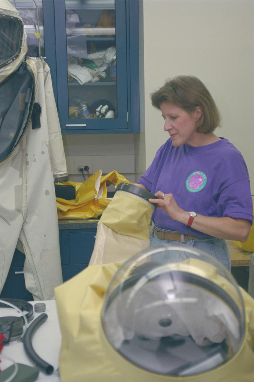 1996 'STELLAR'  teacher in Space Suit Lab