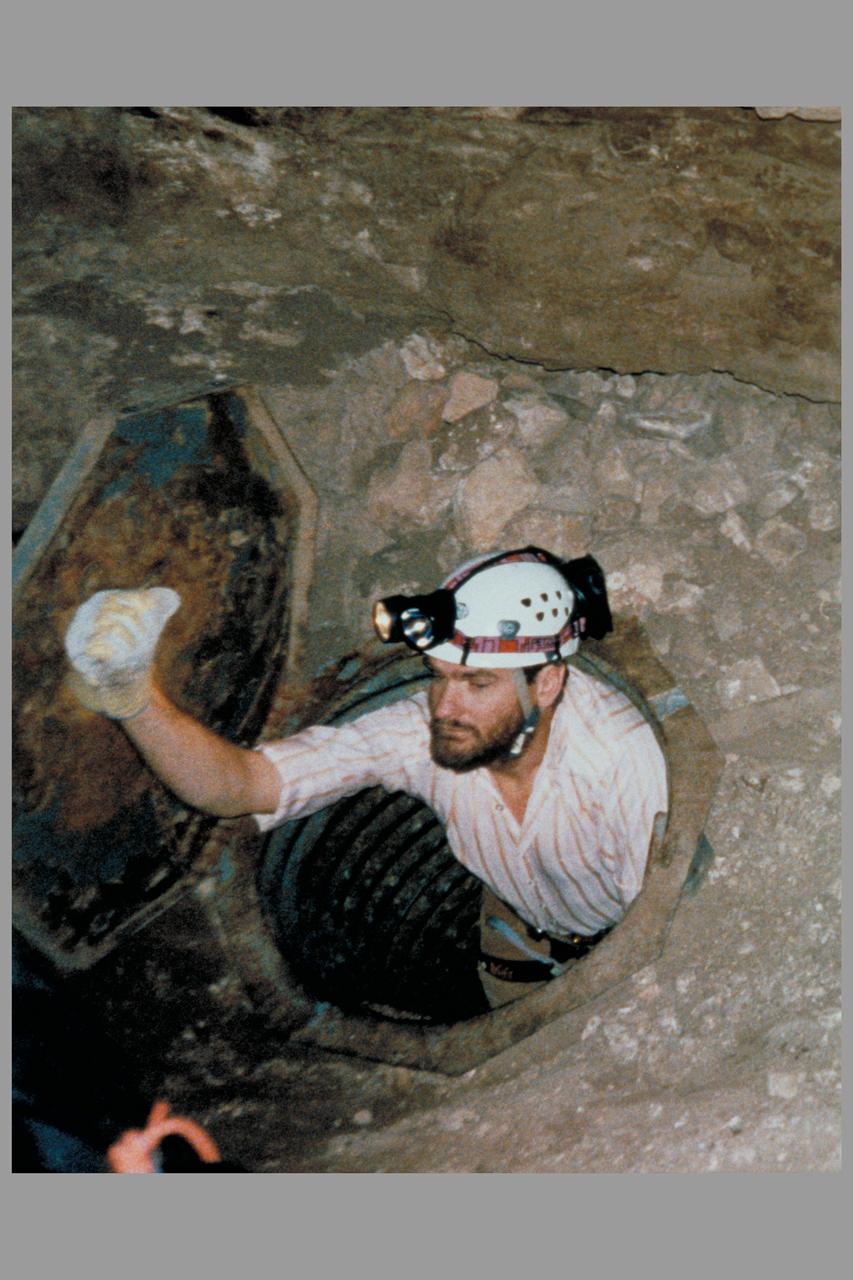 Antarctic: Dry Valleys Expedition 1996 with Chris McKay, Ames