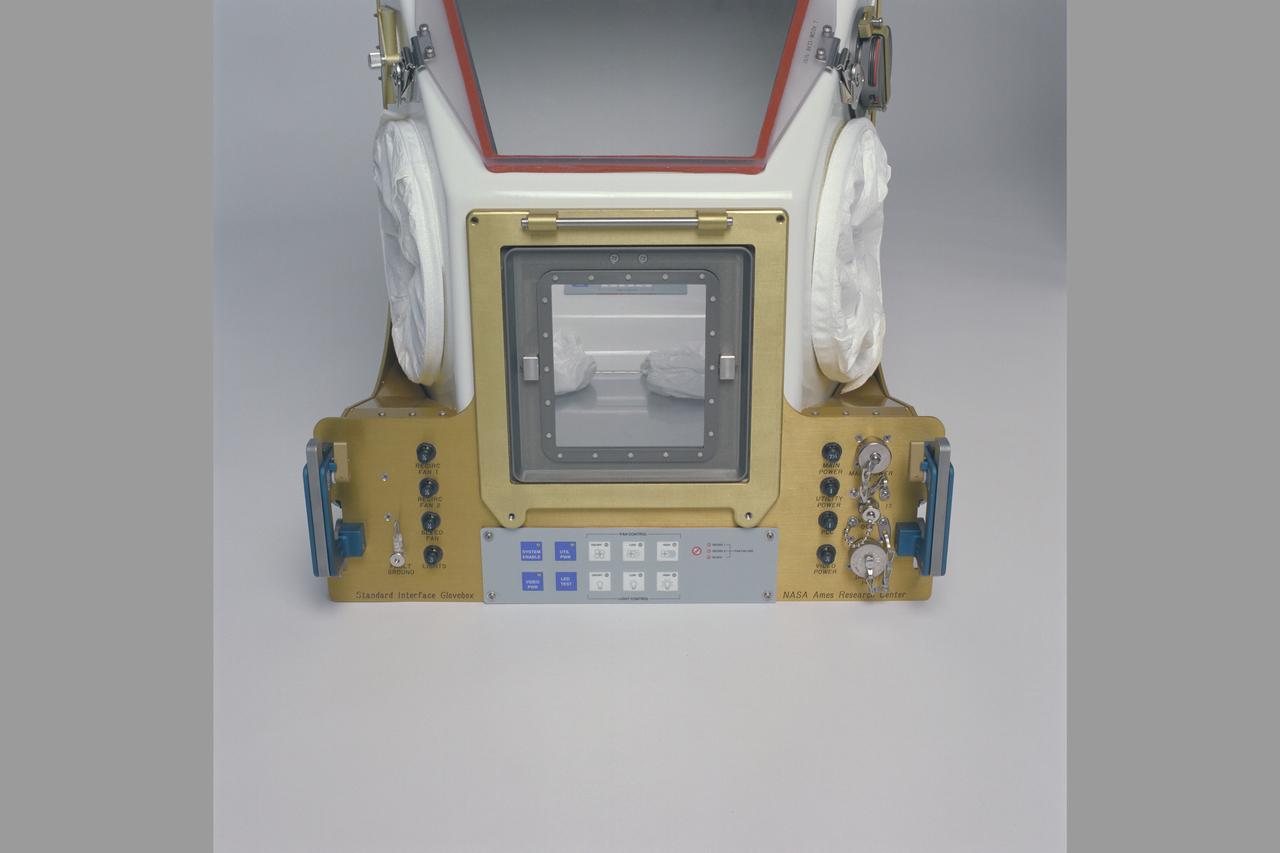 SIGB (Standard Interface Glove Box) & MRS (Middeck Rack Structure).