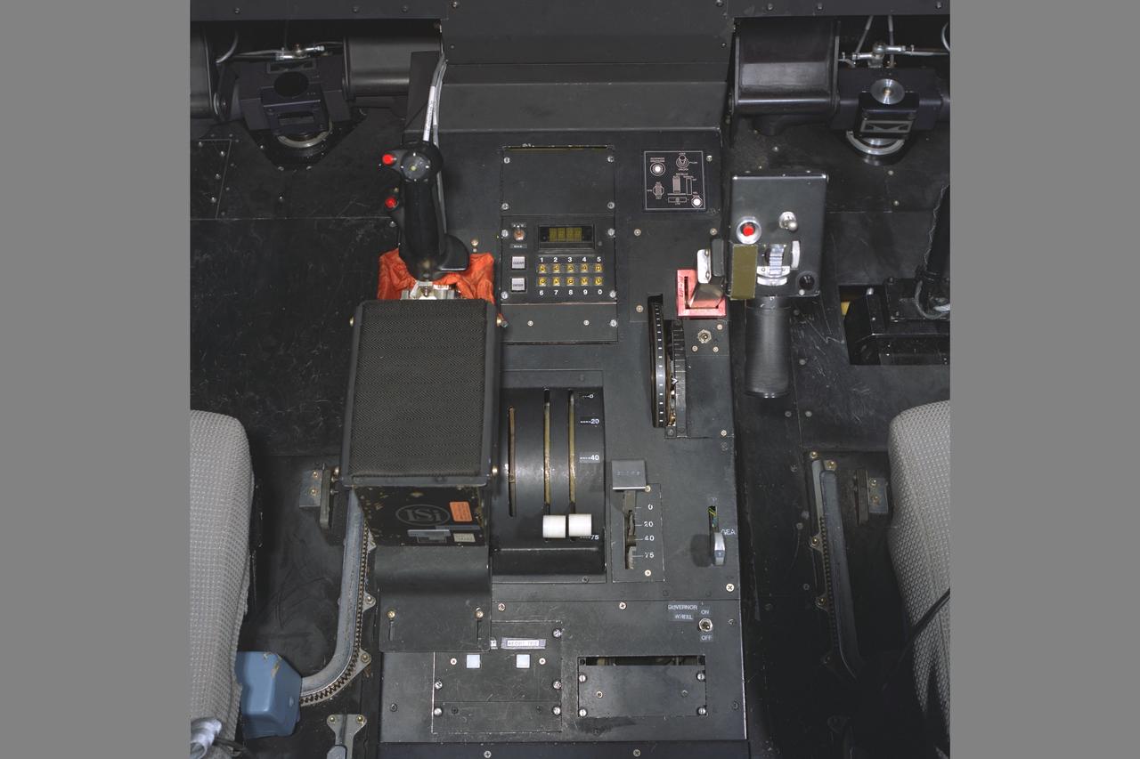 NASA Ames Vertical Motion Simulator (VMS); T-Cab Civil Tilt Rotor Project (CTR) project cab configuration with center console