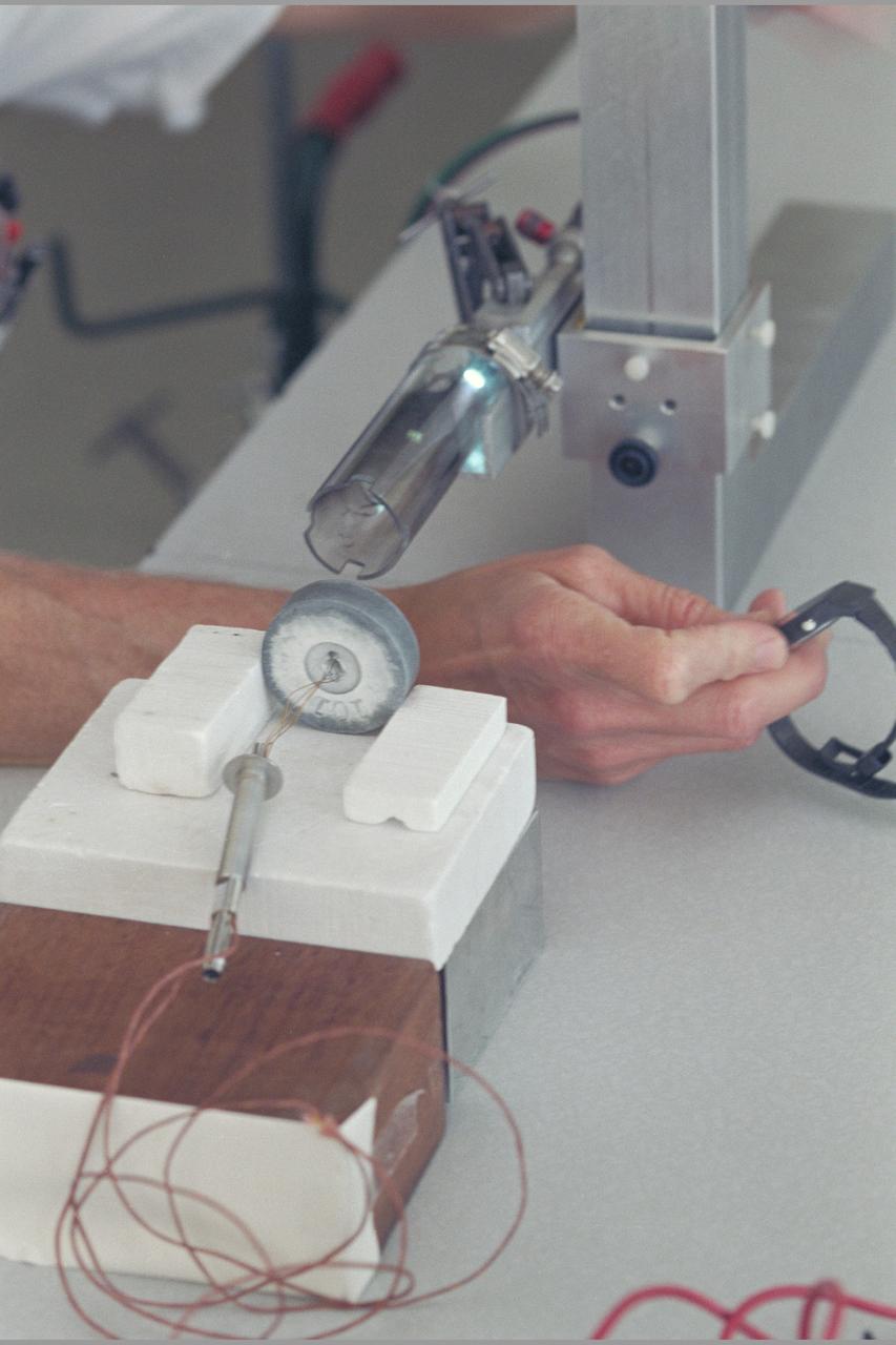 X-33 (Leeward) Aeroshell flight test instrumentation bond verification procedure (shop)