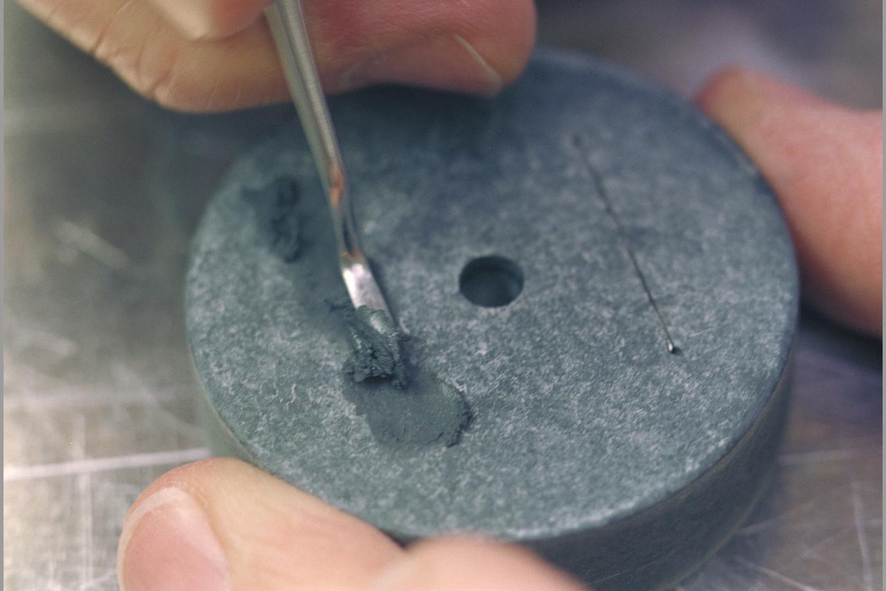 X-33 (Leeward) Aeroshell flight test instrumentation bond verification procedure (shop)