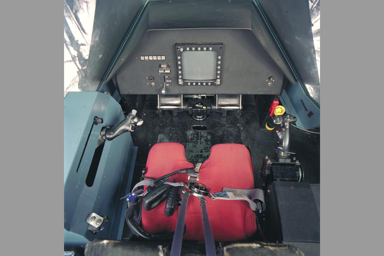 Lockheed JSF (Joint Strike Fighter) Project: VMS F-Cab - overview of cab