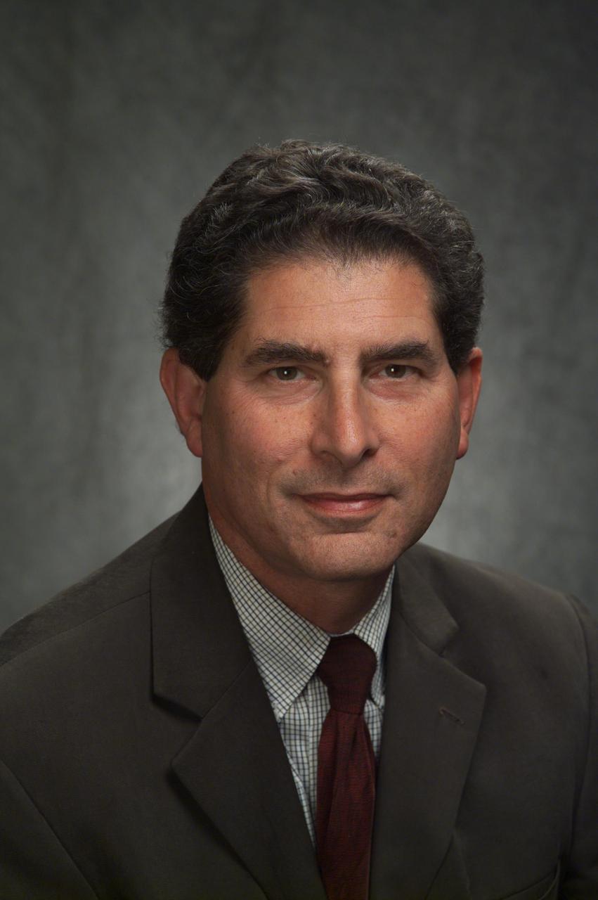 Portrait: Steve Zornetzer, Associate Director NASA Ames Research Center