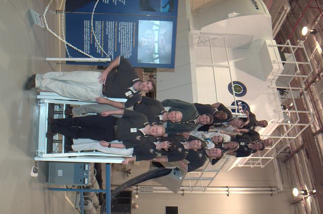VISIT: ASTRONAUT CLASS OF 2000 AT THE AMES RESEARCH CENTER'S CVSRF 747 CAB SIMULATOR.