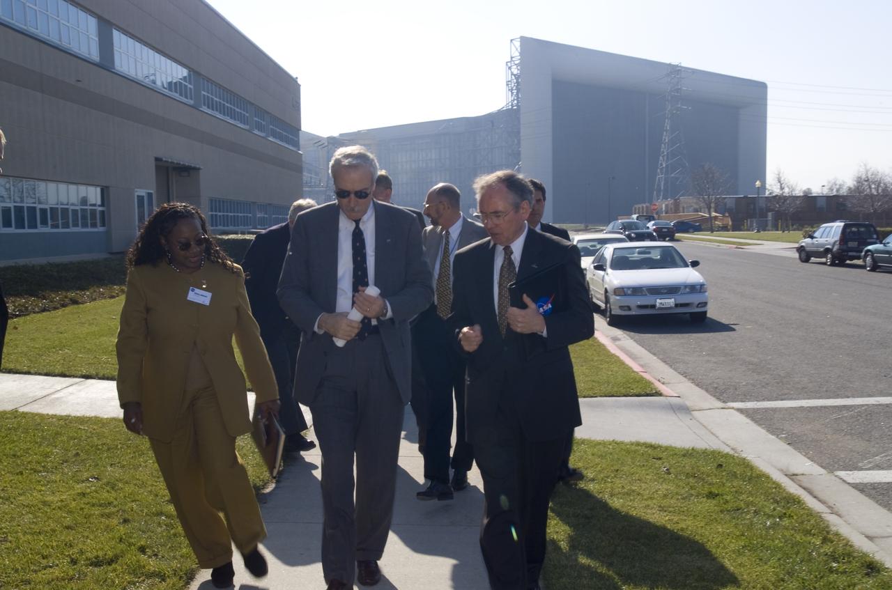 NASA Administrator Sean O'Keefe comes to Ames for employee briefing and tour. tour group L-R: Shelia Johnson, O'Keefe, Dr McDonald