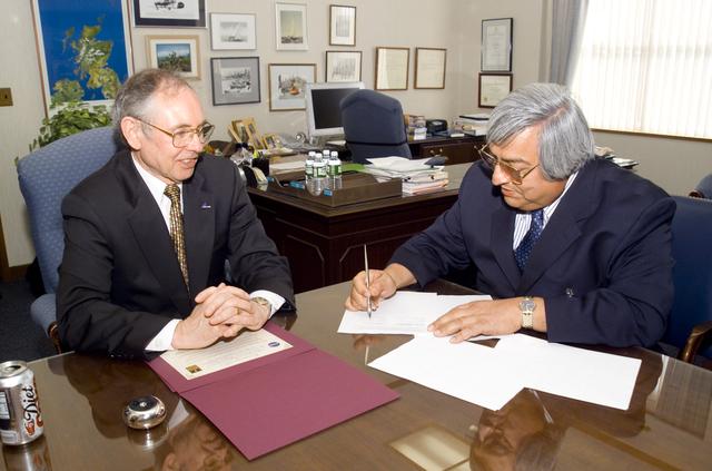 NASA image: ARC-2002-ACD02-0015-075