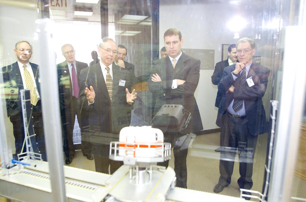 British royalty visits Ames; Prince Andrew, Duke of York on tour at the VMS (Vertical Motion Simulator)