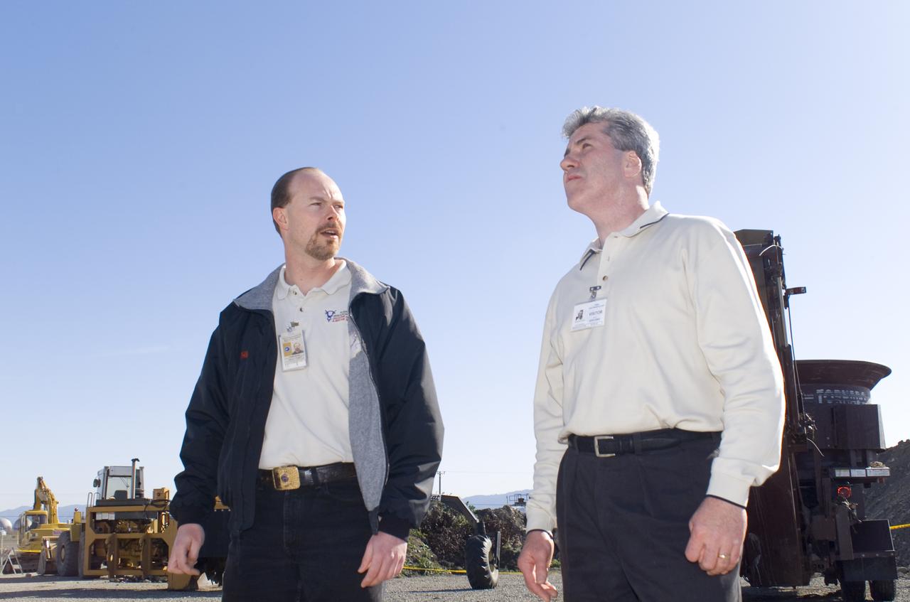 New York Firefighter Robert Schneider and his wife Lynn visit  Ames Research Center as guest of City of Sunnyvale & Vice Mayor Julia Miller