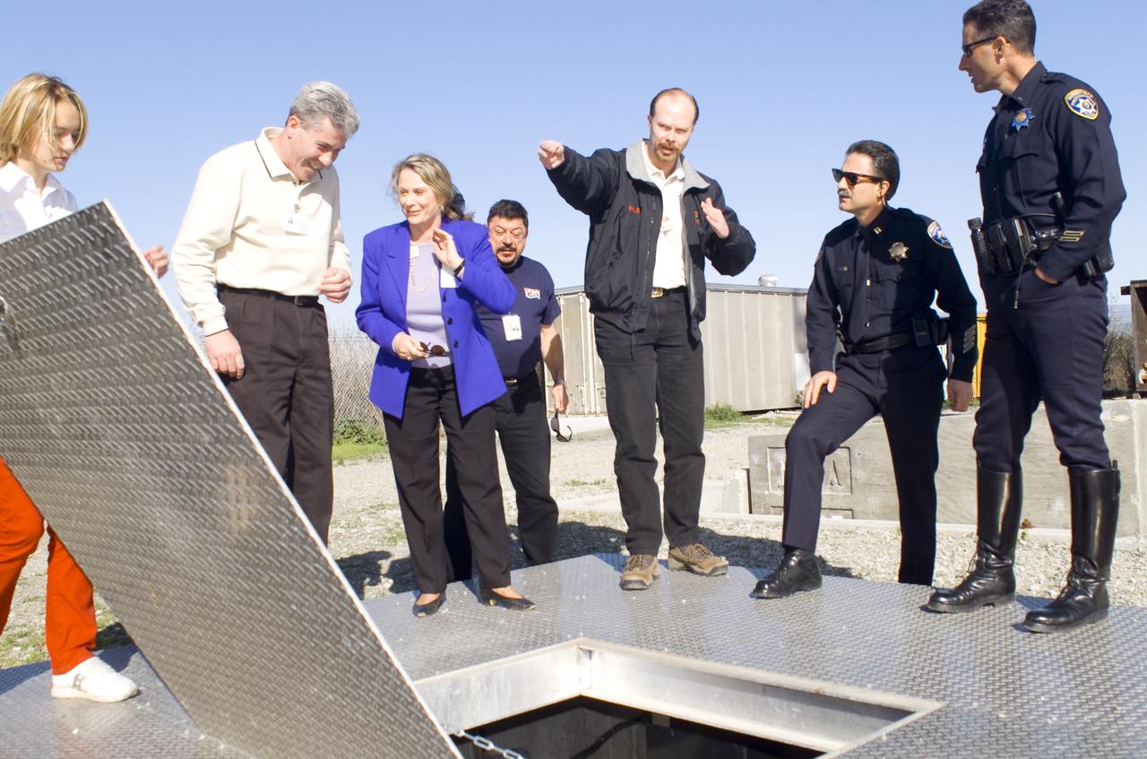 New York Firefighter Robert Schneider and his wife Lynn visit  Ames Research Center as guest of City of Sunnyvale & Vice Mayor Julia Miller