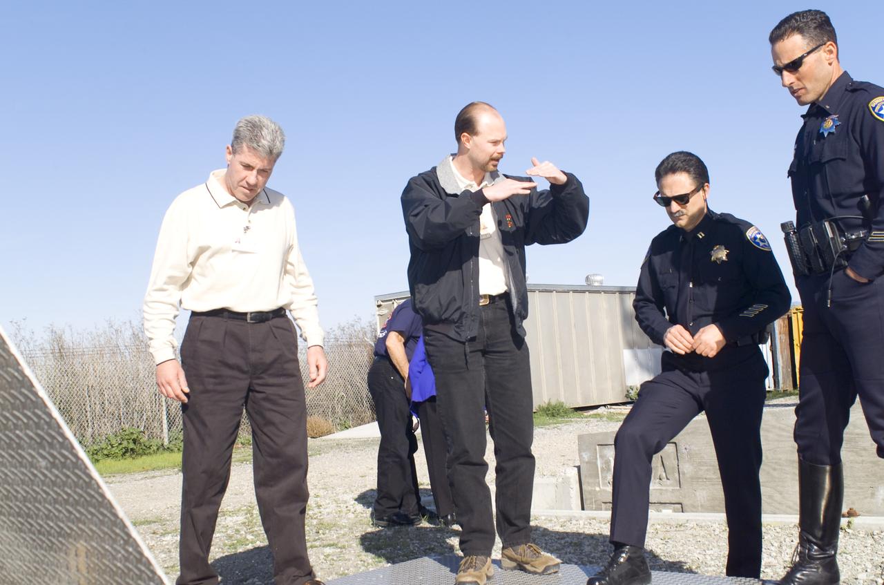 New York Firefighter Robert Schneider and his wife Lynn visit  Ames Research Center as guest of City of Sunnyvale & Vice Mayor Julia Miller