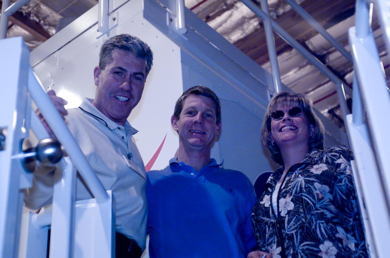 New York Firefighter Robert Schneider and his wife Lynn visit  Ames Research Center as guest of City of Sunnyvale & Vice Mayor Julia Miller