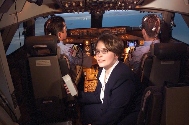 CVSRF: 747 Simulator Trials of Fatigue Countermeasures: in cockpit, pilots (L) Brian Spence (R) Mike Holmboe with Melissa Mallis